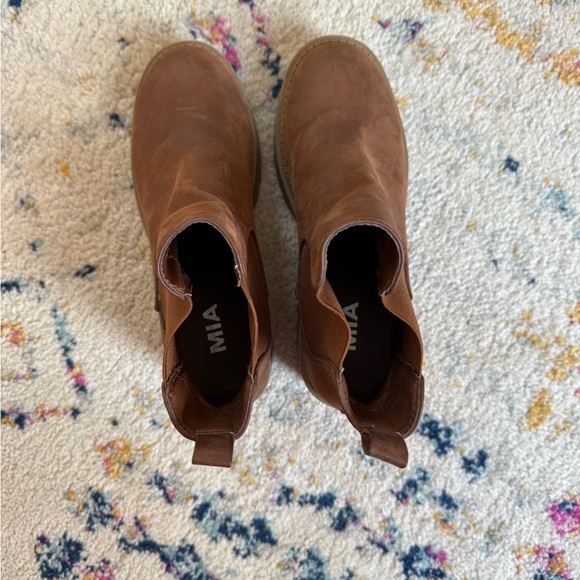 MIA Lugg Boot - Picture 3 of 10